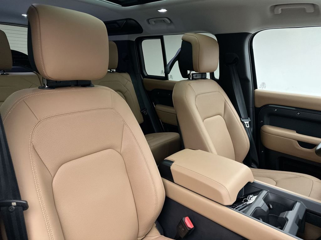 New 2026 Carpathian Grey Prem Met Land Rover X-Dynamic SE image 6