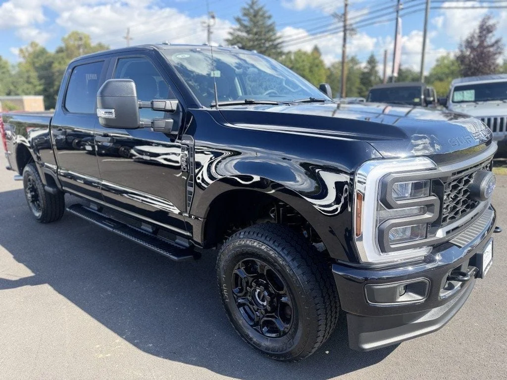 Used 2026 Agate Black Metallic Ford XL 4WD Crew Cab 6.75