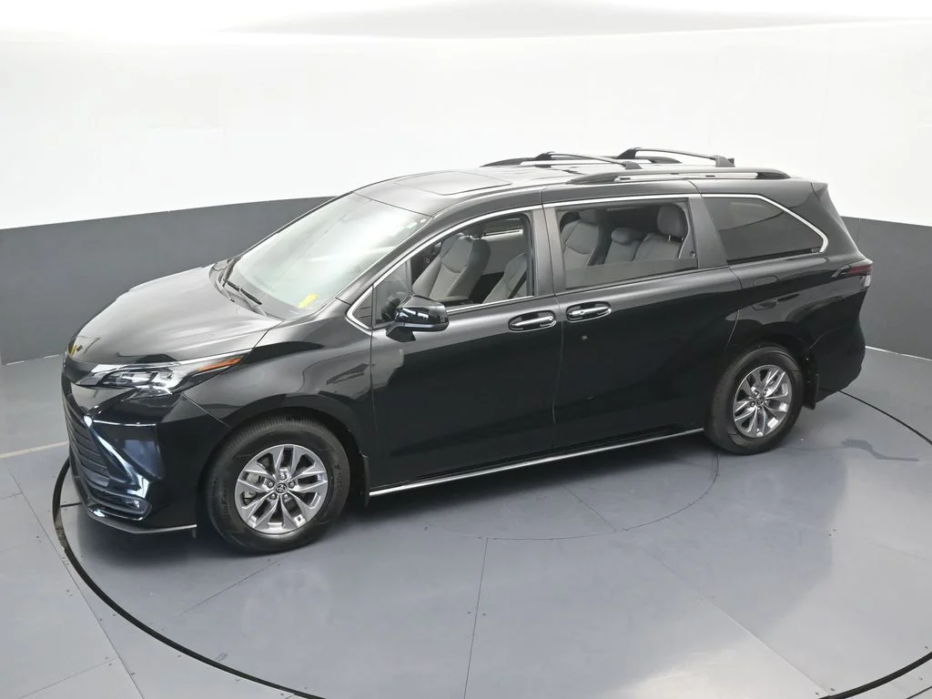 Used 2025 Midnight Black Metallic Toyota XLE image 51
