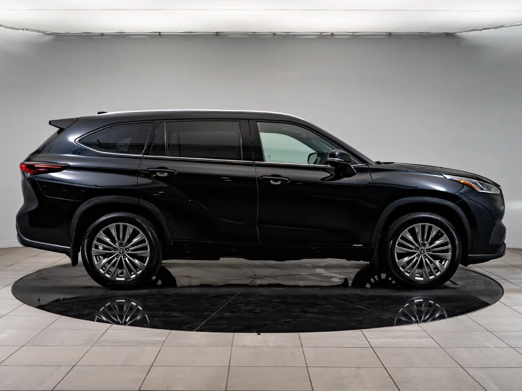 Used 2024 Gray Toyota Platinum image 11