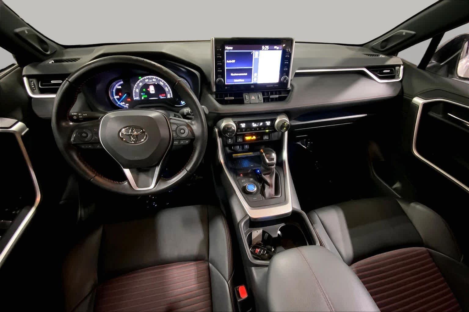 Used 2021 Blizzard Pearl w/Midnight Black Roof Toyota XSE image 16