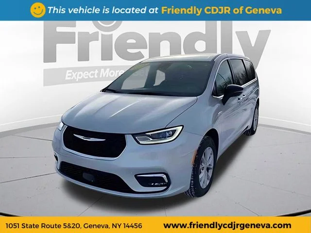 2026 Chrysler Pacifica Select AWD's photo