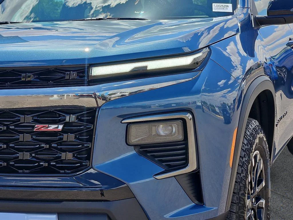 Used 2026 Lakeshore Blue Metallic Chevrolet Z71 image 19