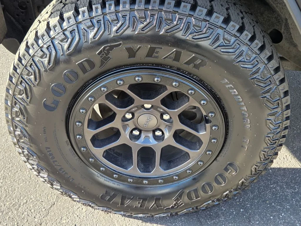 Used 2021 Gray Jeep Unlimited Rubicon image 13