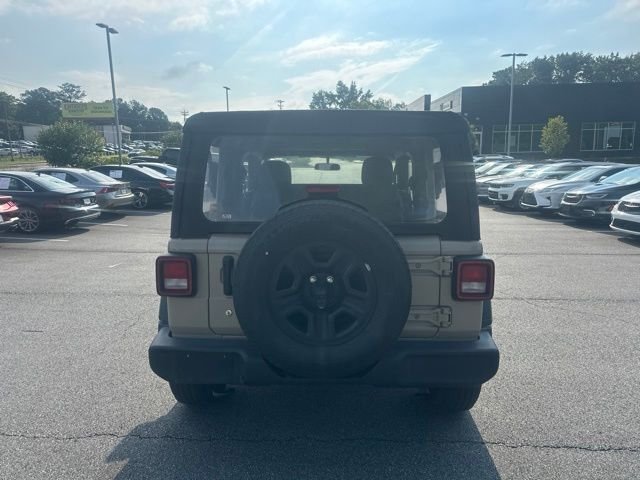 Used 2022 Beige Jeep Sport image 4