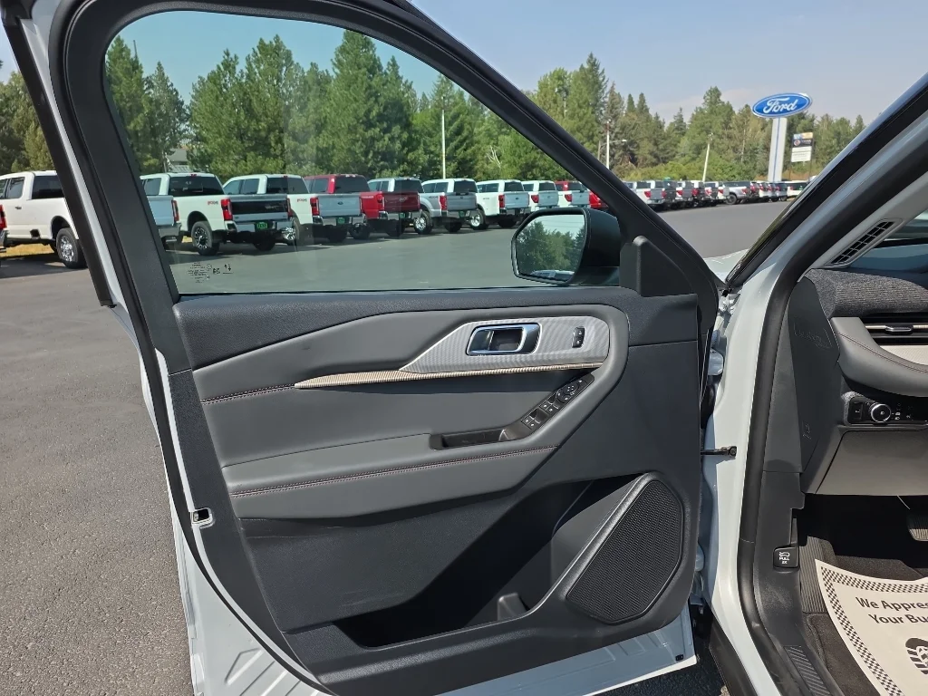 New 2026 Space White Metallic Ford Active image 12