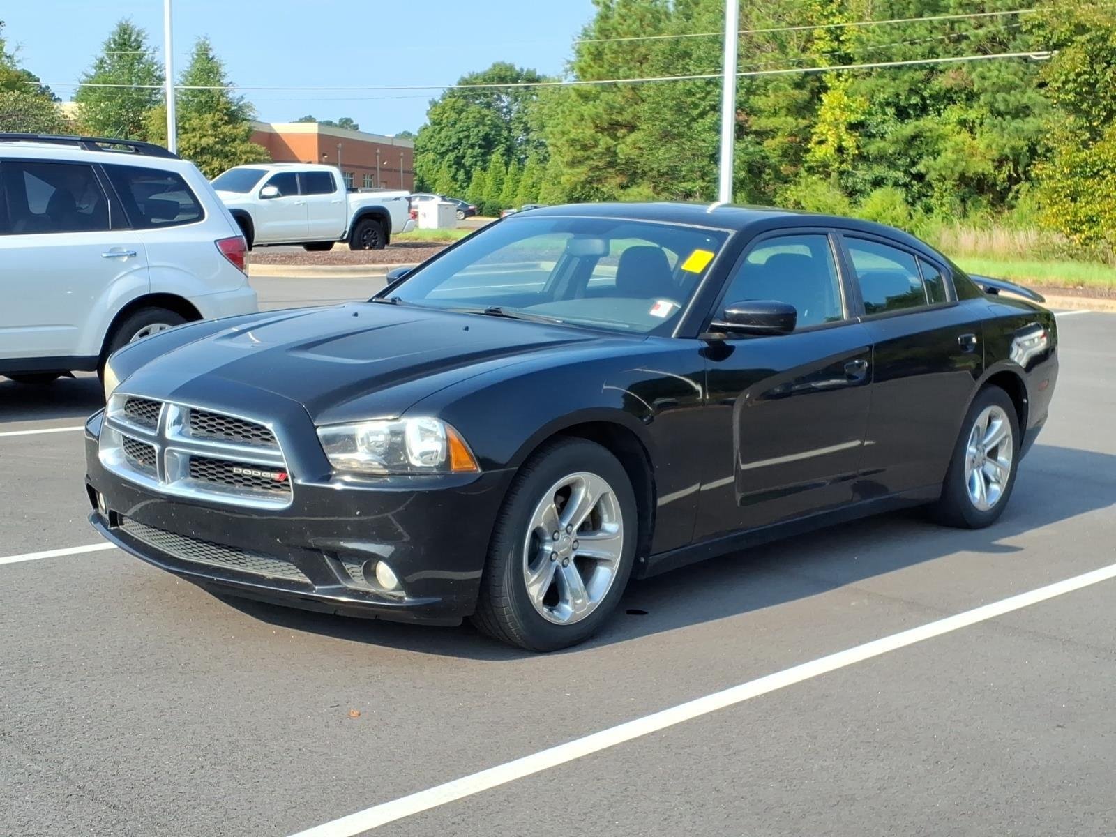 Used 2012 Pitch Black Dodge SXT image 3