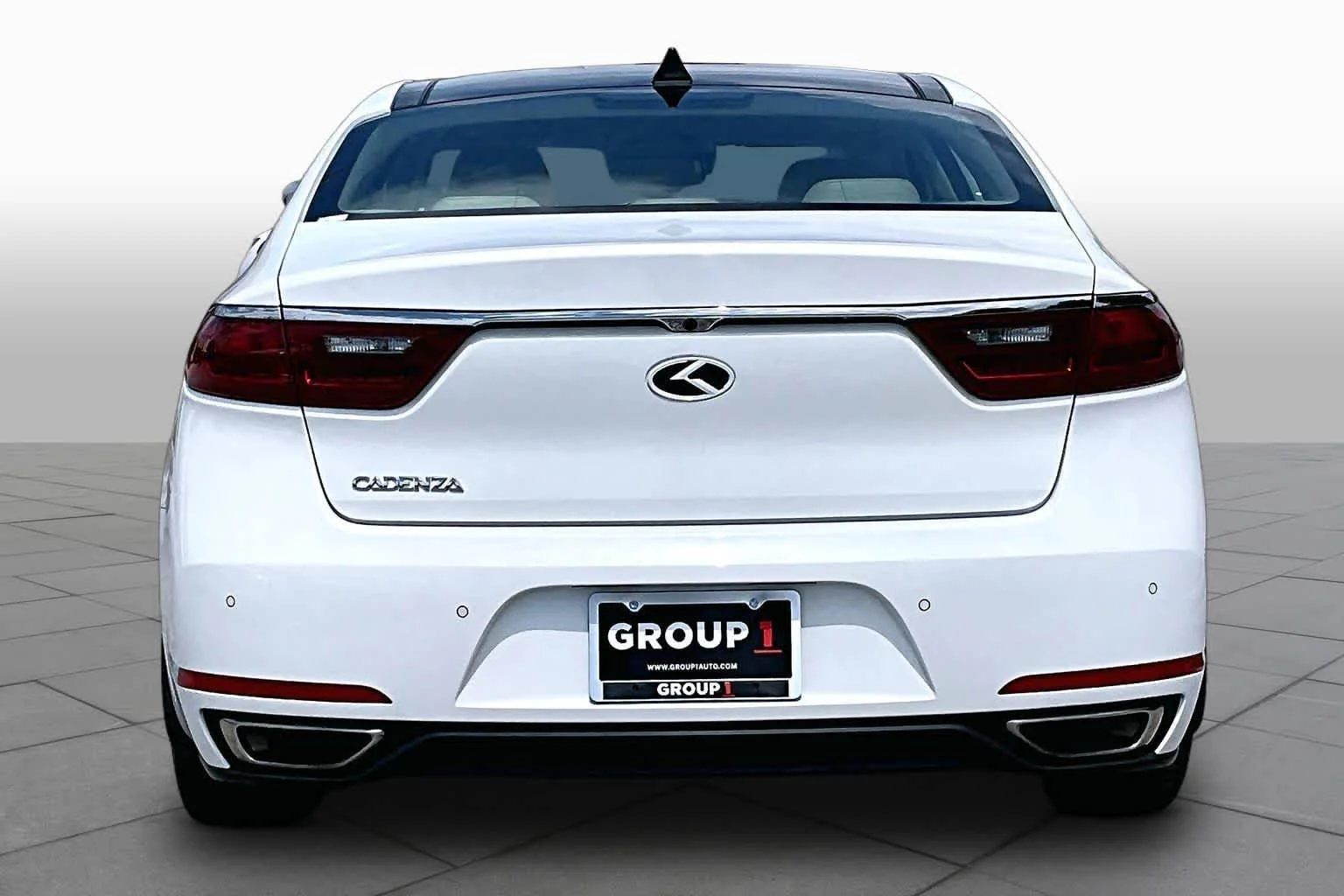 Used 2019 Snow White Pearl Kia Technology image 7