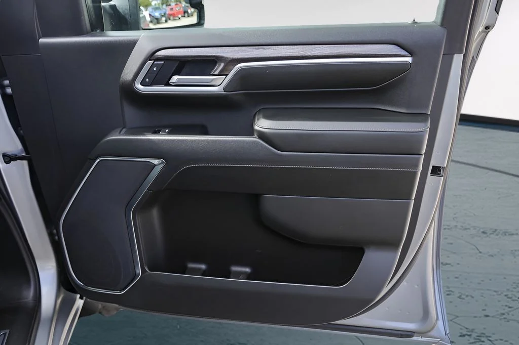 Used 2025 Gray Chevrolet LTZ image 30