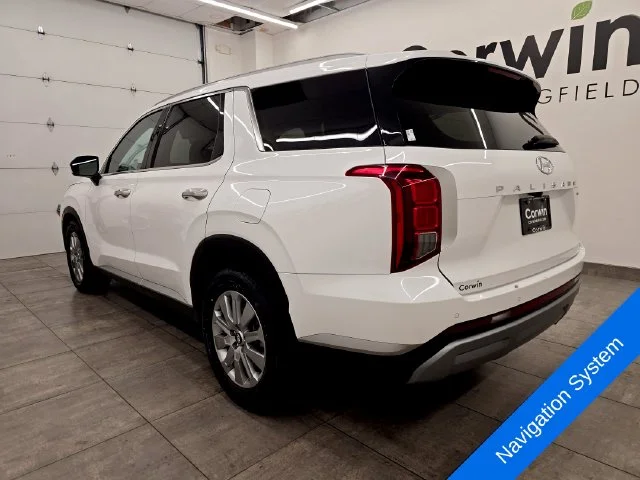 Used 2025 Hyper White Hyundai SEL image 3