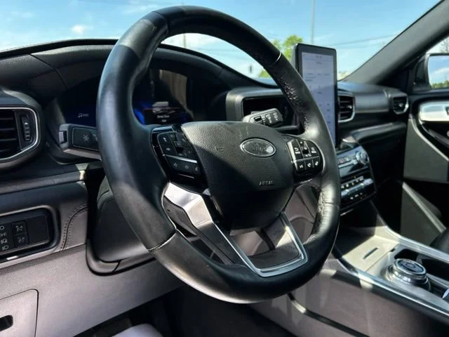Used 2023 White Ford Platinum image 40