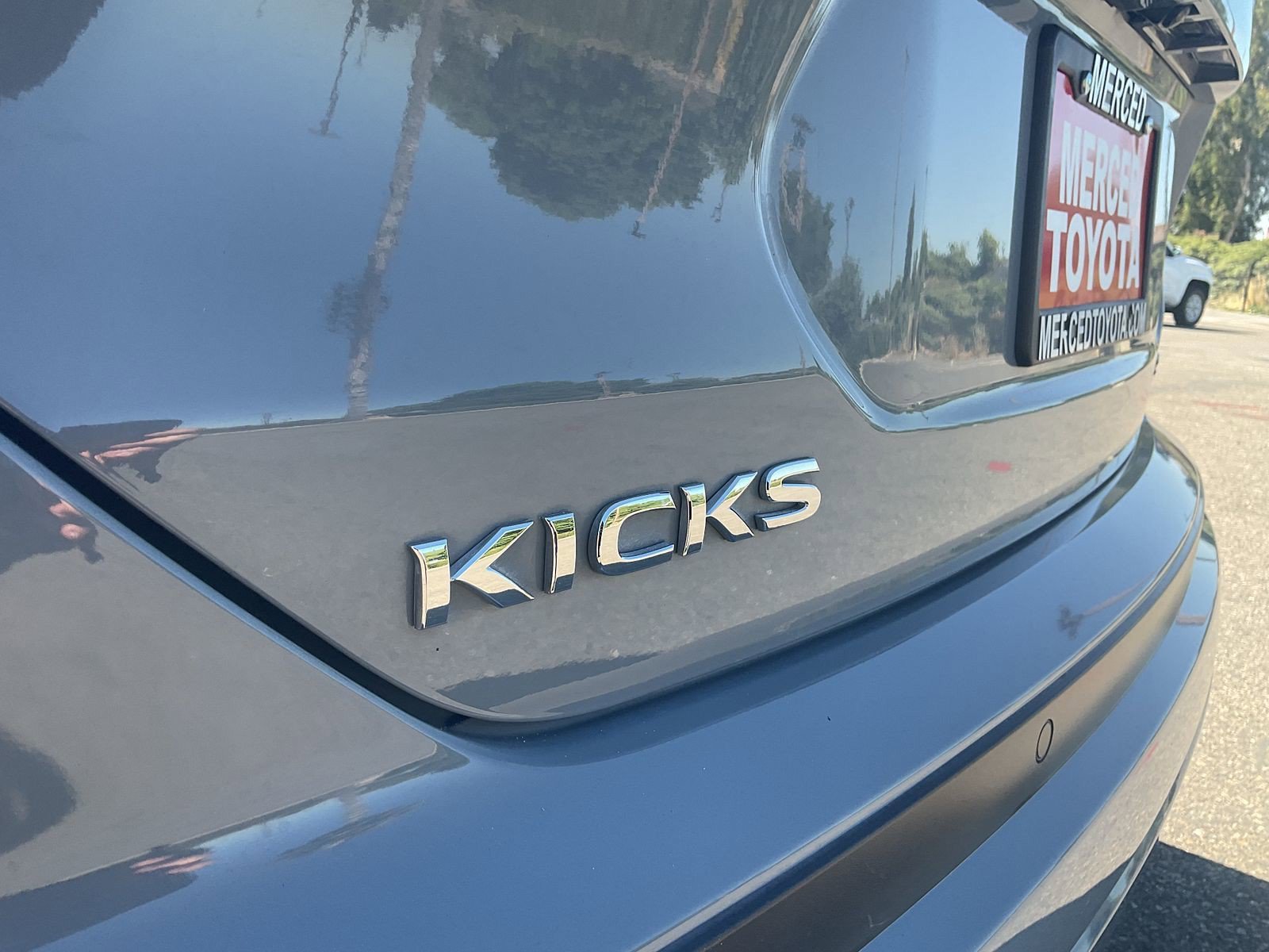 Used 2022 Boulder Gray Pearl Nissan SR image 9
