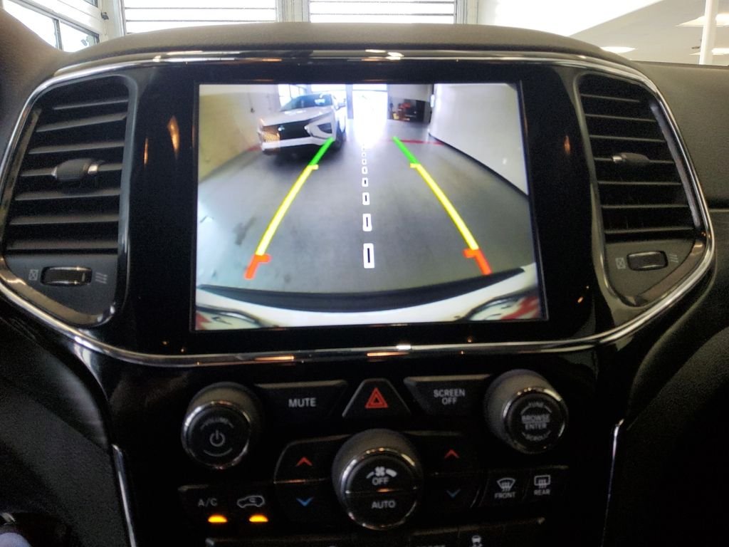 Used 2020 White Jeep Laredo image 25