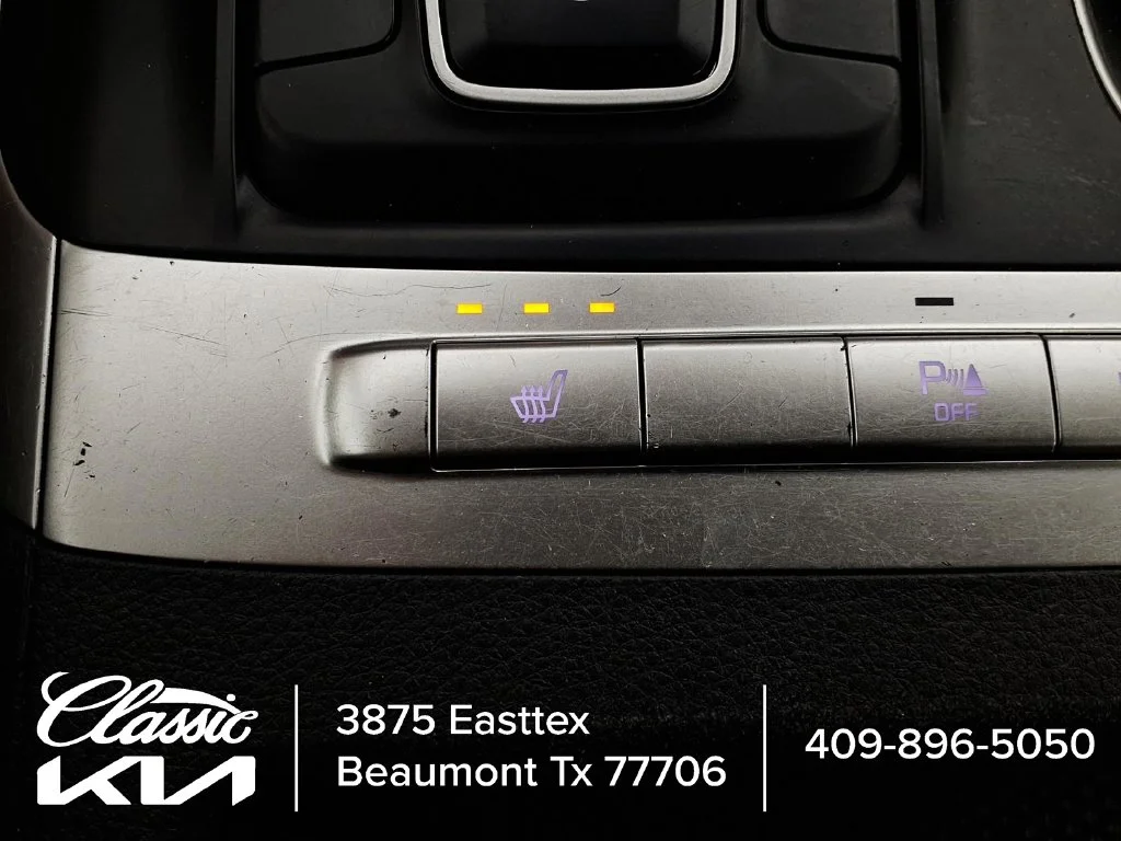 Used 2023 Red Kia LX Seat Package image 16