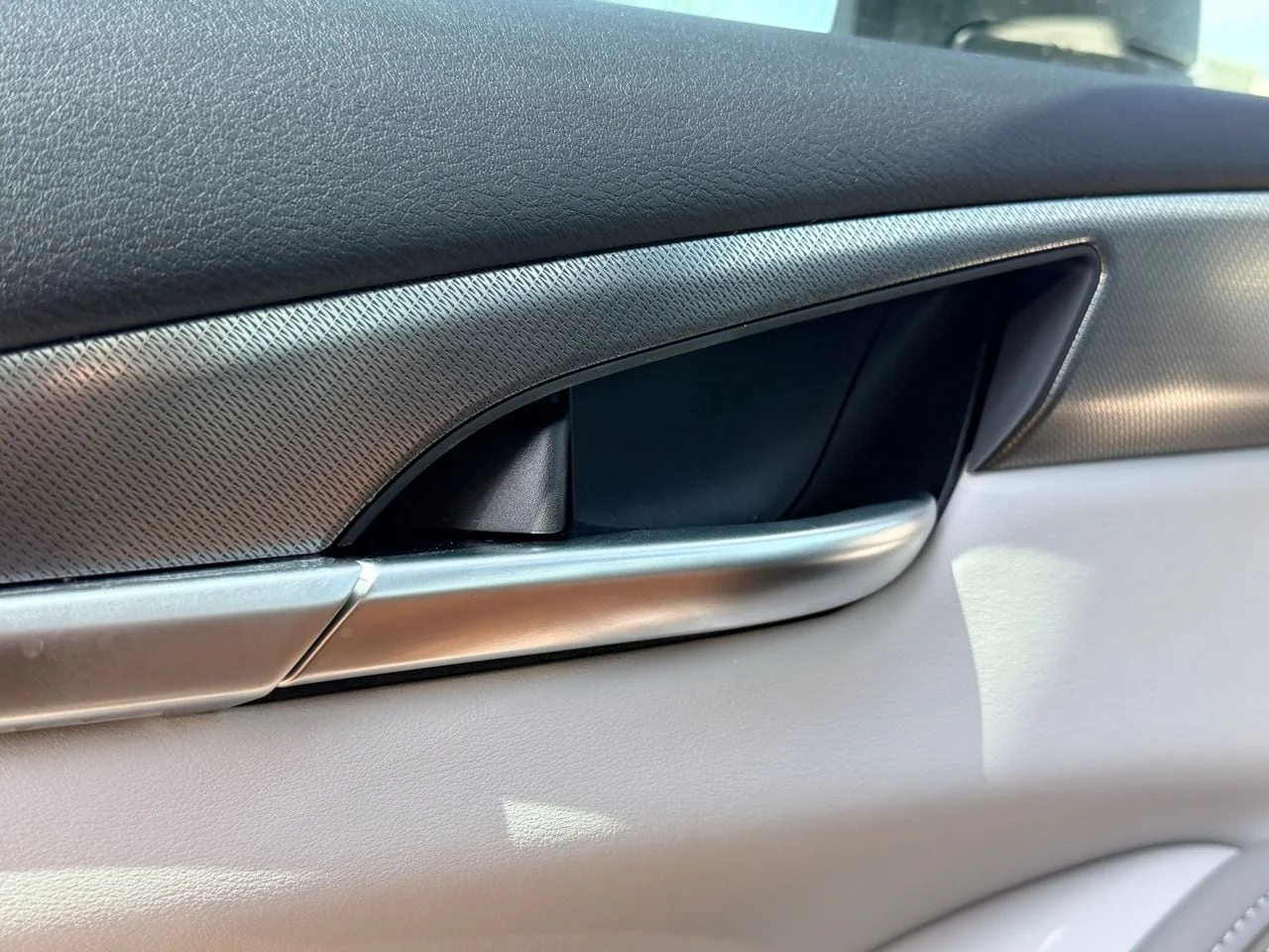 New 2027 RADIANT WHITE INFINITI Luxe FWD image 18