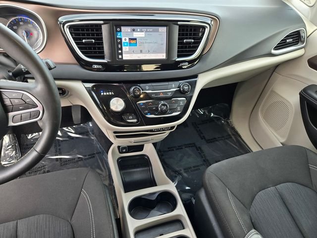 Used 2024 White Chrysler LX image 17