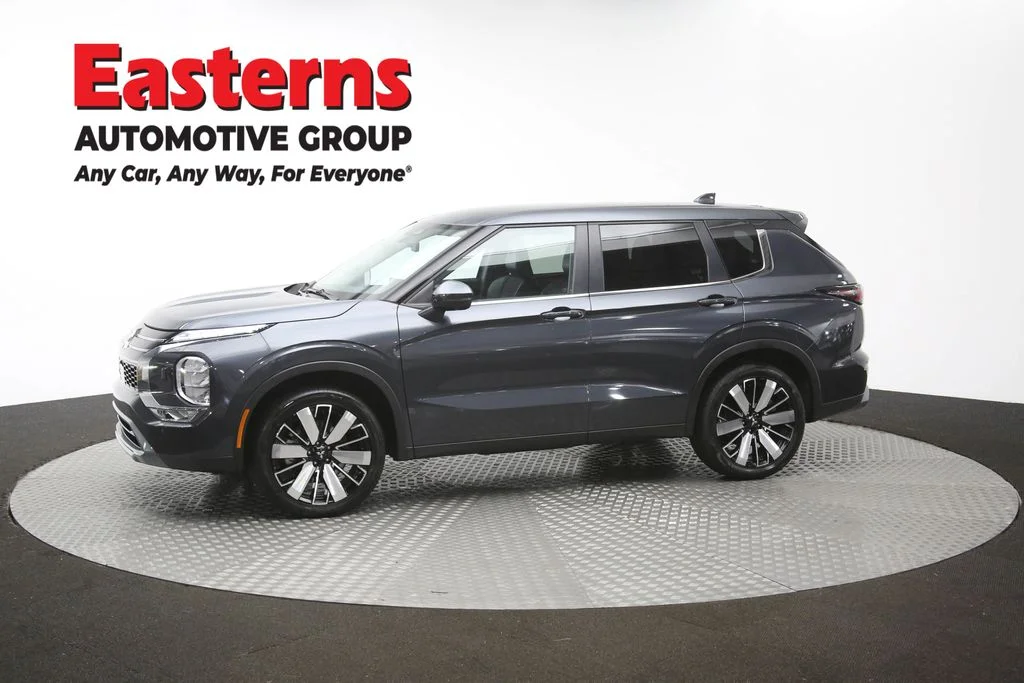 Used 2025 Gray Mitsubishi SE image 53