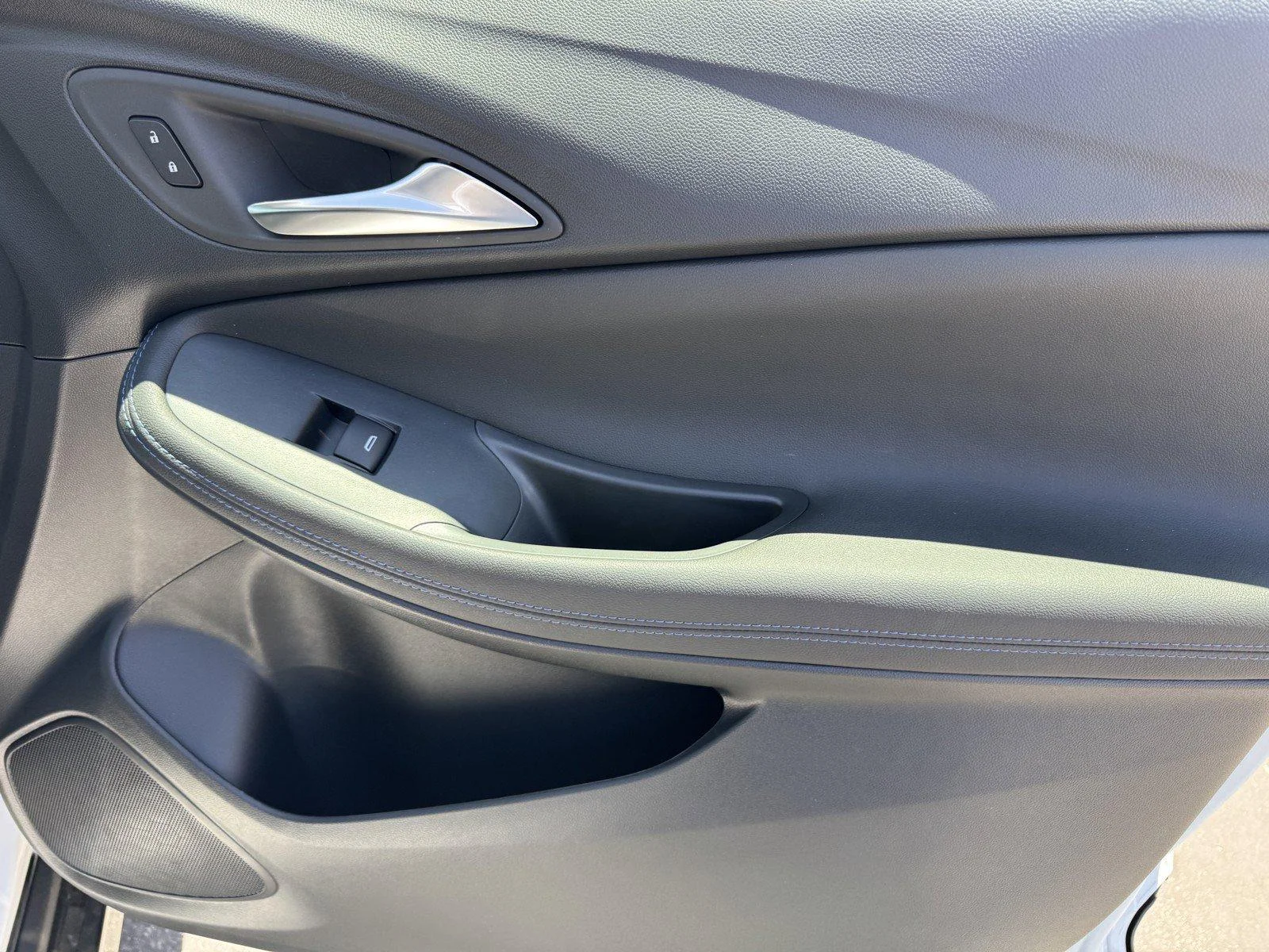 New 2026 Summit White Buick Sport Touring image 9