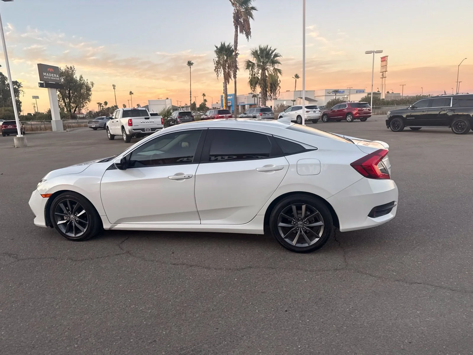 Used 2019 White Honda EX image 8