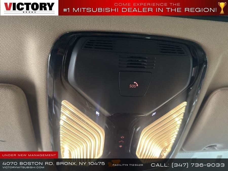 Used 2022 White BMW 530e iPerformance image 48