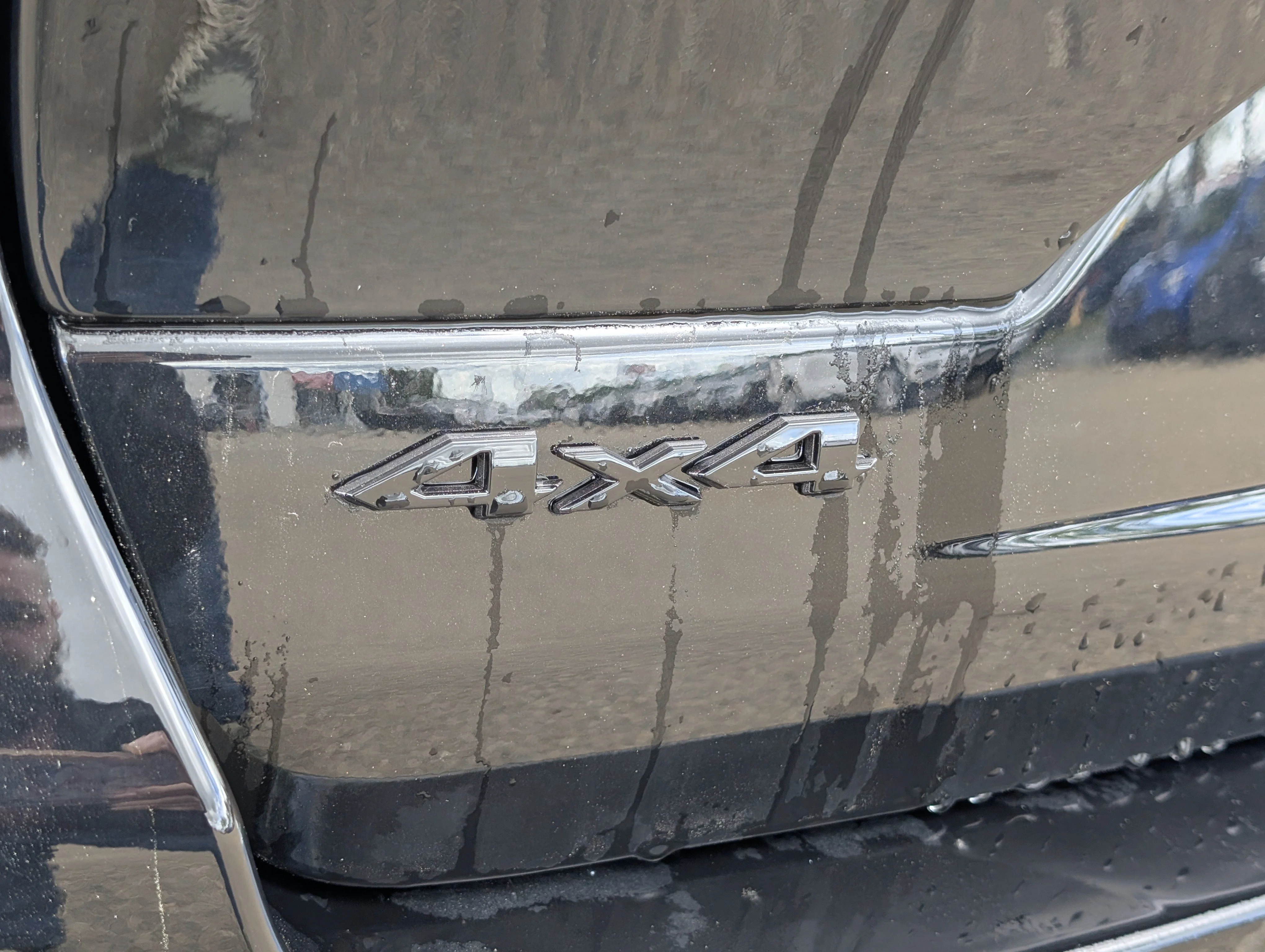New 2025 Diamond Black Crystal Pearl Jeep Altitude image 15