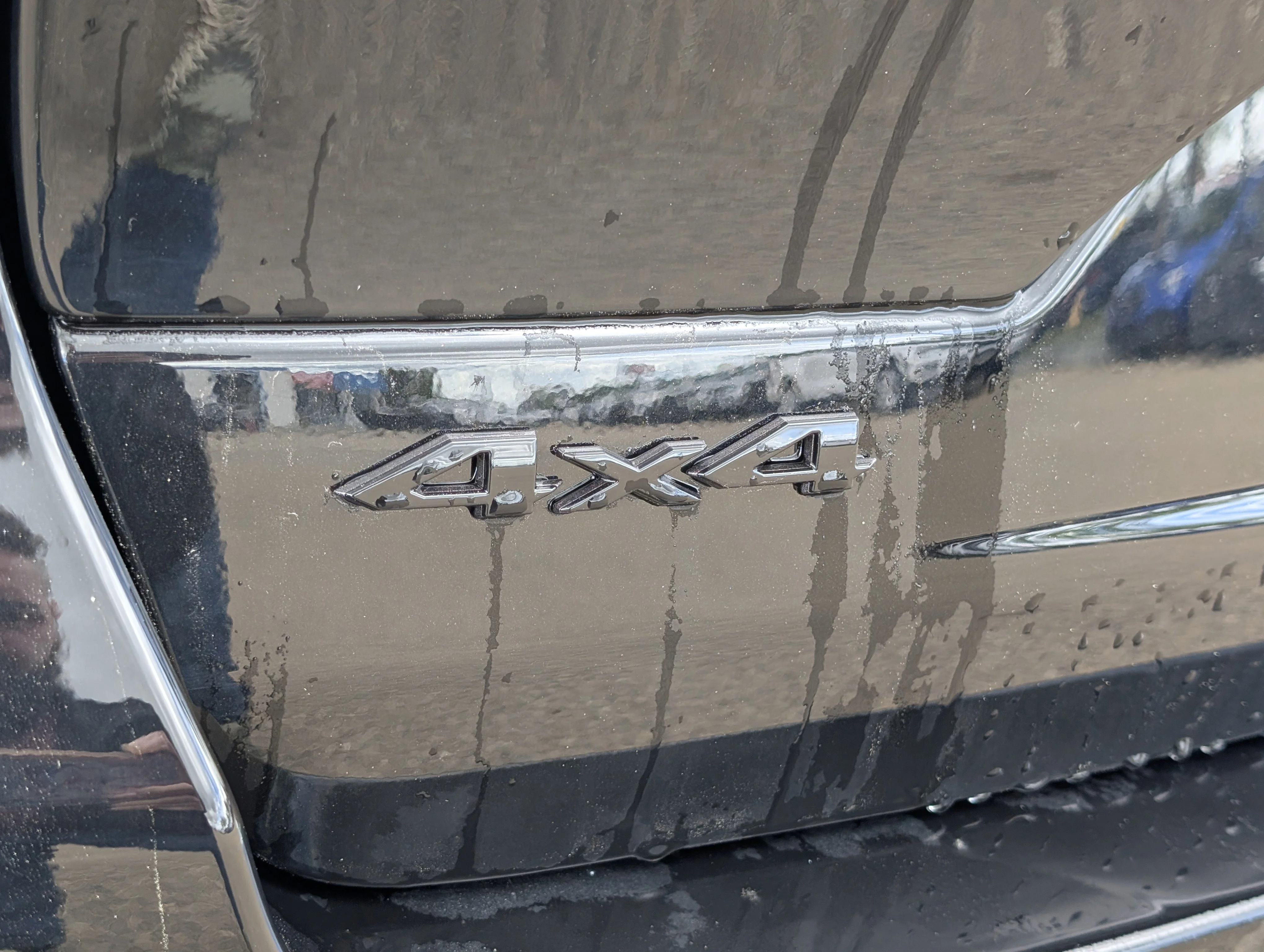 New 2025 Diamond Black Crystal Pearl Jeep Altitude image 15