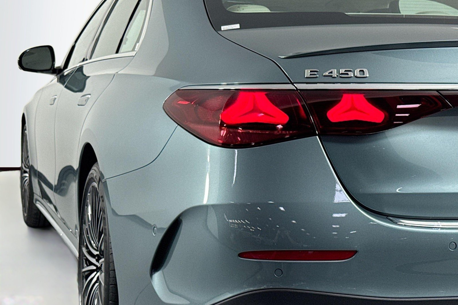 New 2026 Verde Silver Metallic Mercedes-Benz E 450 4MATIC® Sedan image 14