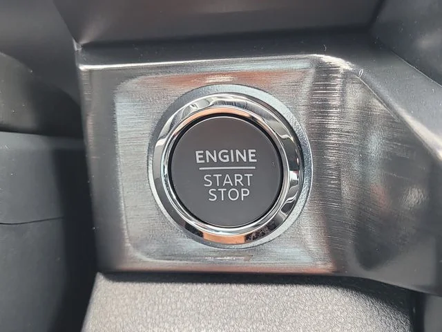 New 2026 Oxford White Ford Lariat image 30