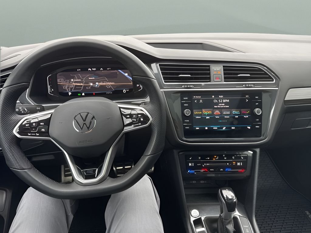 2023 Volkswagen Tiguan SEL R-LINE - Photo 11