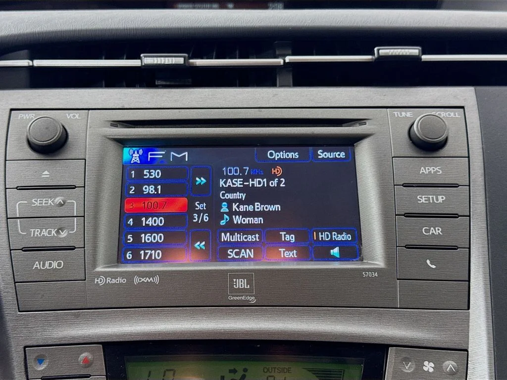 Used 2014 Red Toyota Five image 17