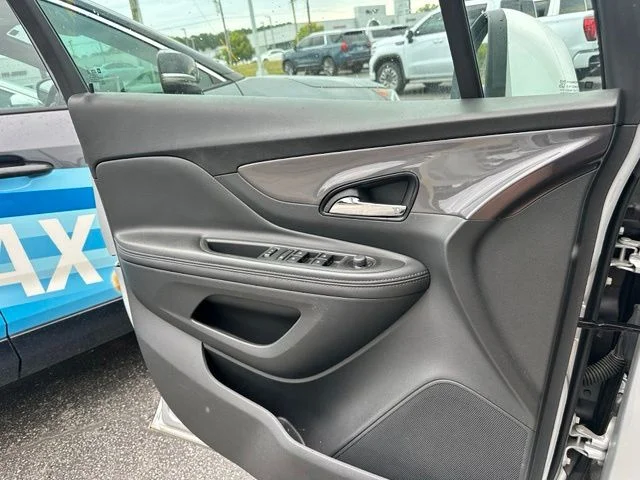 Used 2022 Silver Buick Preferred image 35