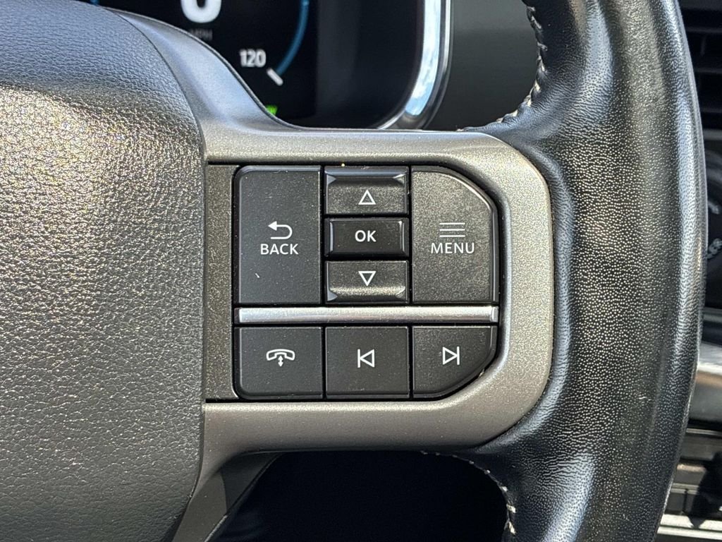 Used 2022 White Ford Lariat image 29