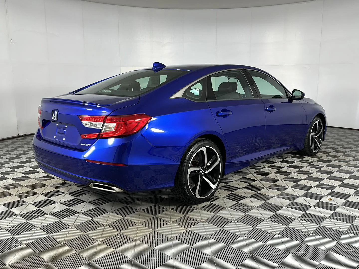 Used 2019 Still Night Pearl Honda Sport image 23