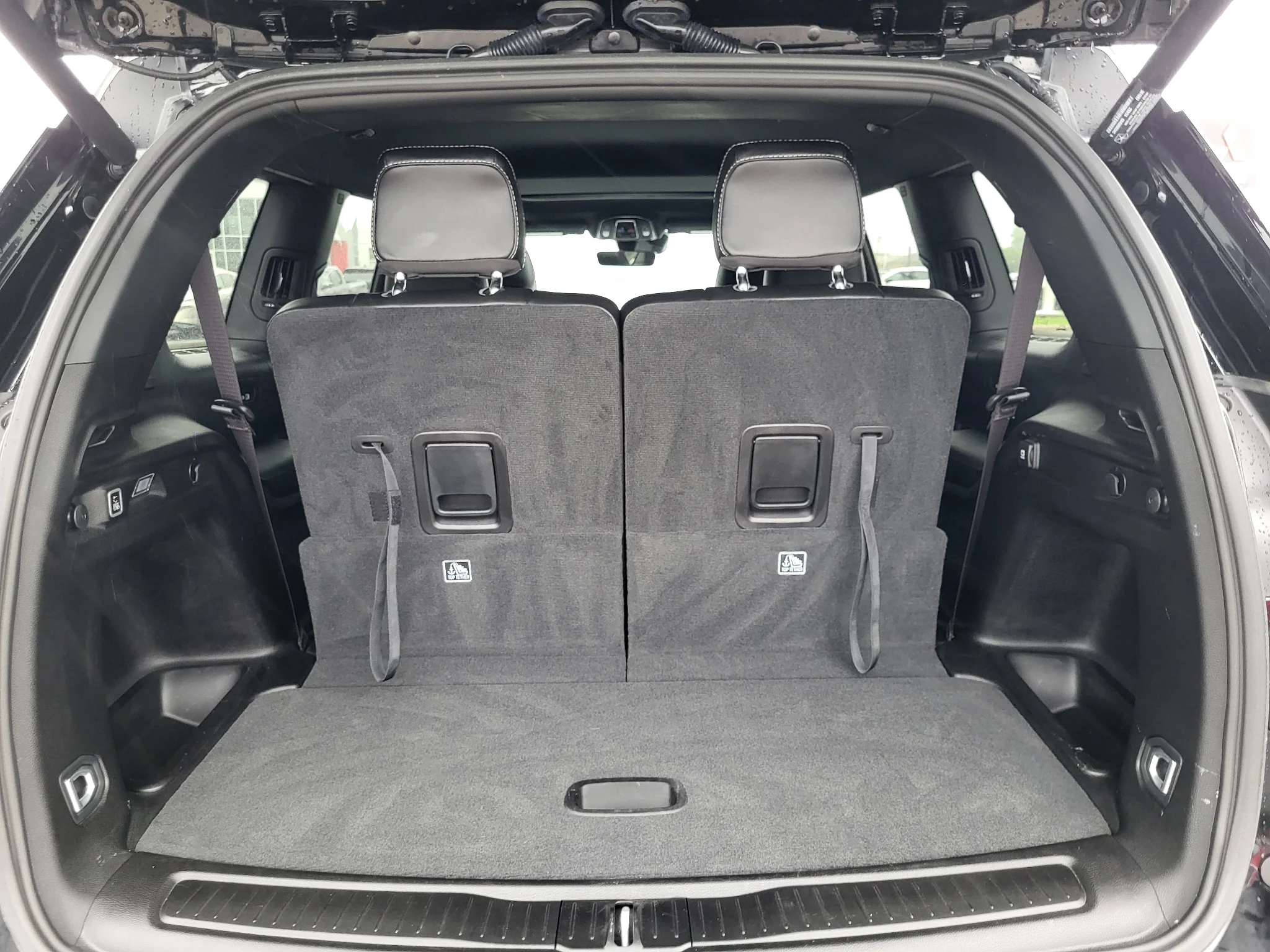 Used 2025 Diamond Black Crystal Pearlcoat Jeep Altitude X image 24