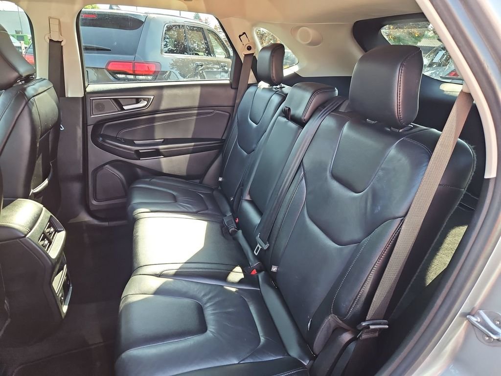 Used 2022 Silver Ford Titanium image 19