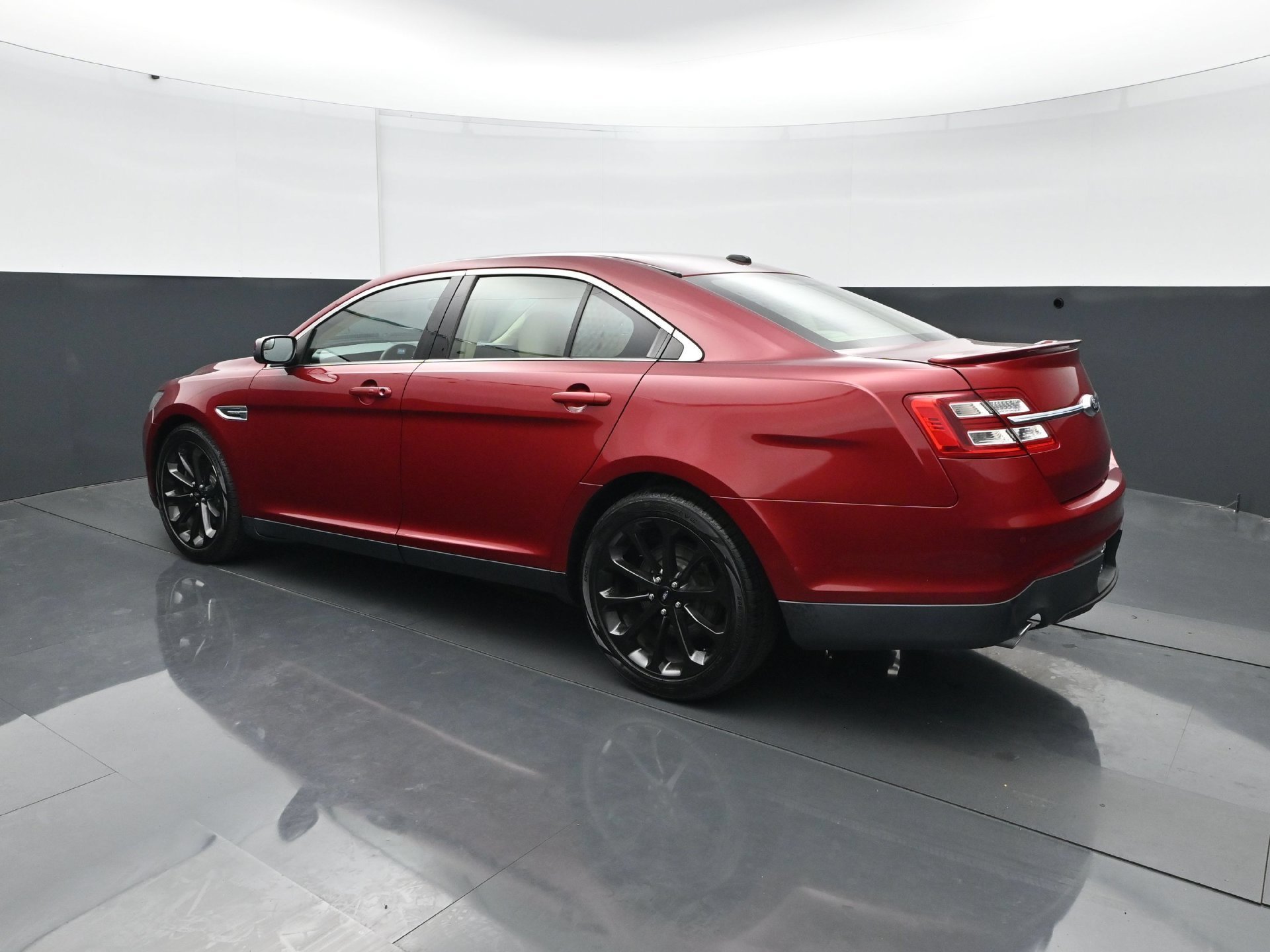 Used 2015 Ruby Red Metallic Ford SEL image 5
