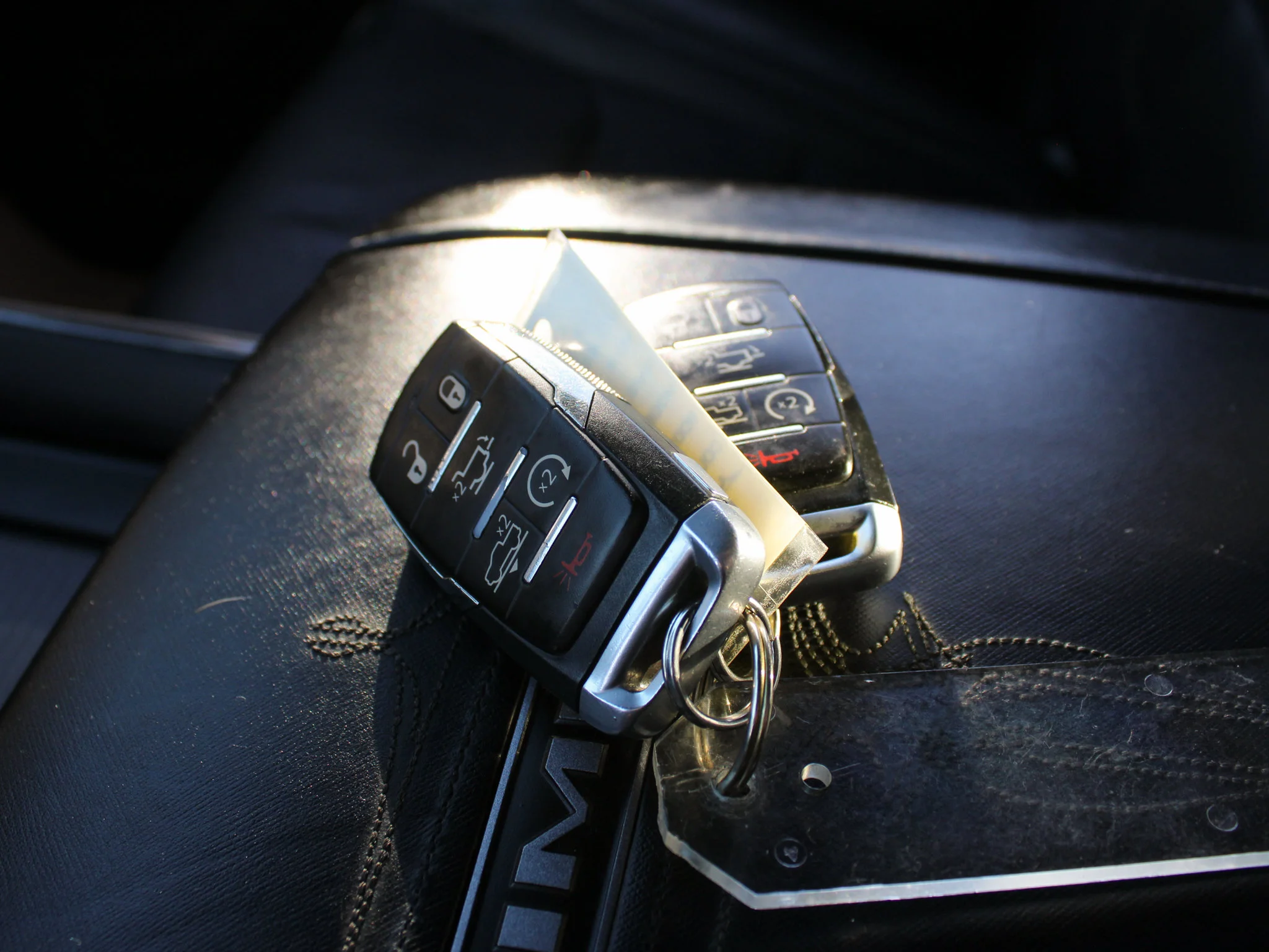Used 2022 Grey RAM Limited * No Accidents | HEMI V8 | LOADED | ENVY Wheels | Head-Up Display | Night Edition image 29