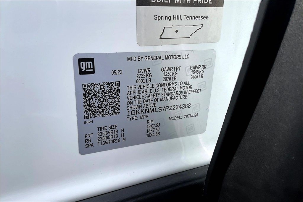 Used 2023 White GMC SLT image 21