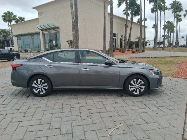 2025 Nissan Altima S - Photo 3