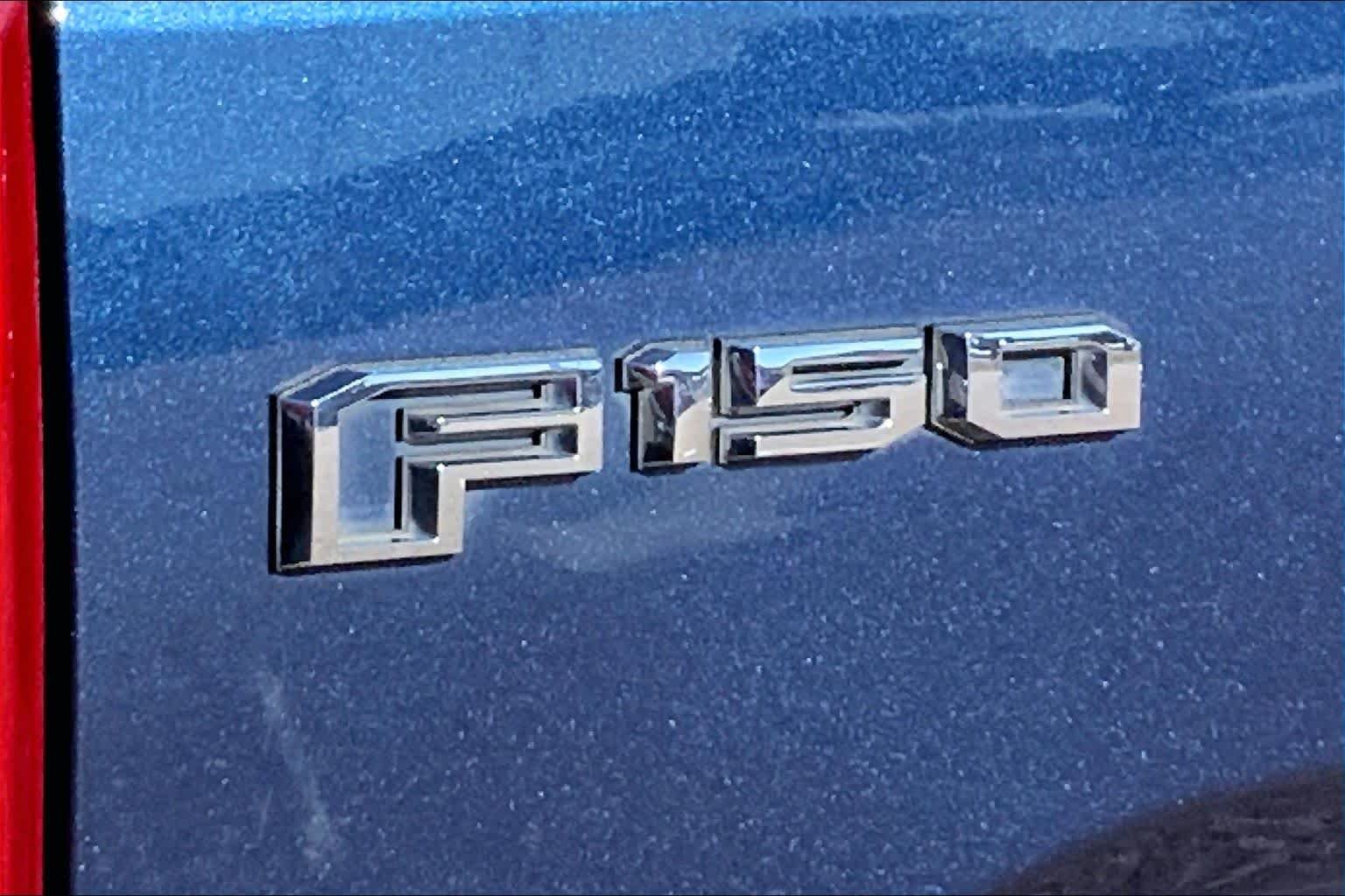 Used 2016 Blue Jeans Metallic Ford XLT image 9