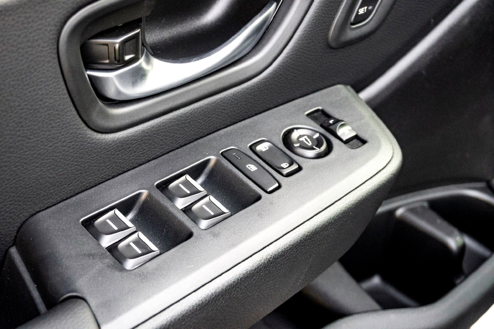 Used 2025 Platinum Honda EX-L image 11