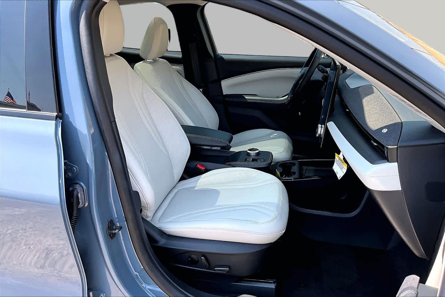 Certified Used 2023 Vapor Blue Metallic Ford Premium image 11