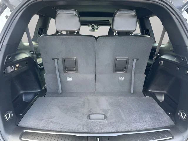 Used 2023 White Jeep Altitude image 37