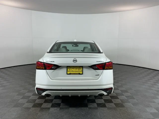 Used 2021  Nissan 2.5 Platinum image 6