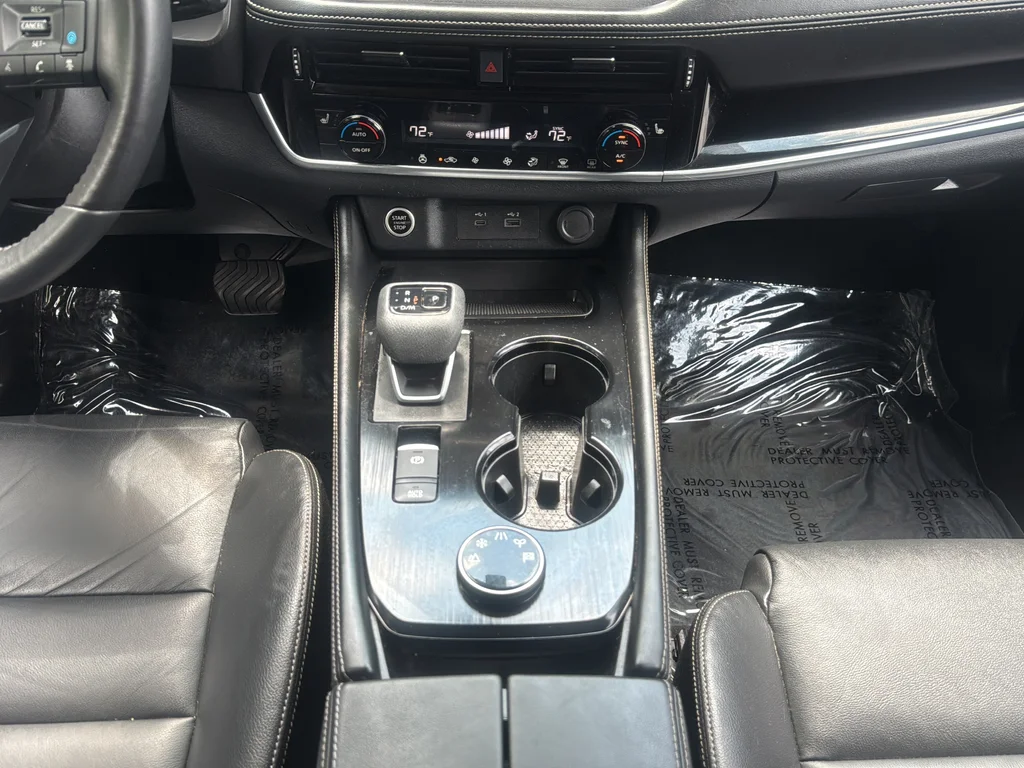 Used 2023 Blue Nissan SL image 18