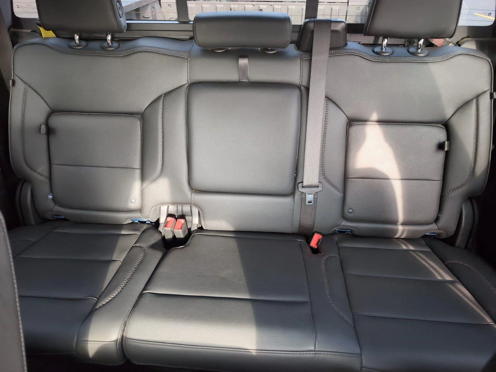 Used 2025 Downpour Metallic GMC Denali image 31