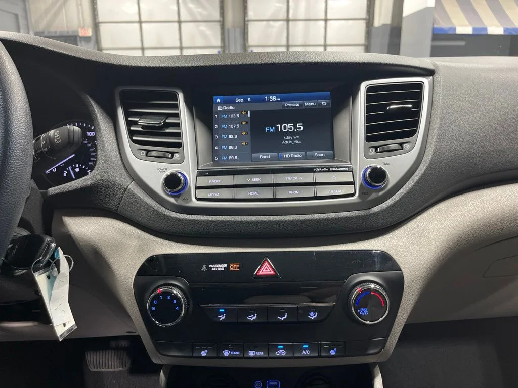 Used 2018 Molten Silver Hyundai SEL image 23