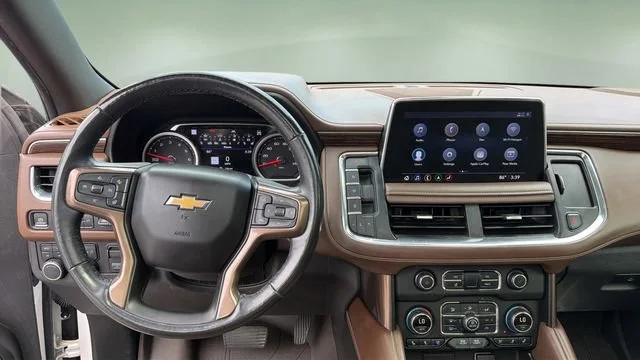 Used 2021 IRIDESCENT PEARL TRICOAT Chevrolet High Country image 10