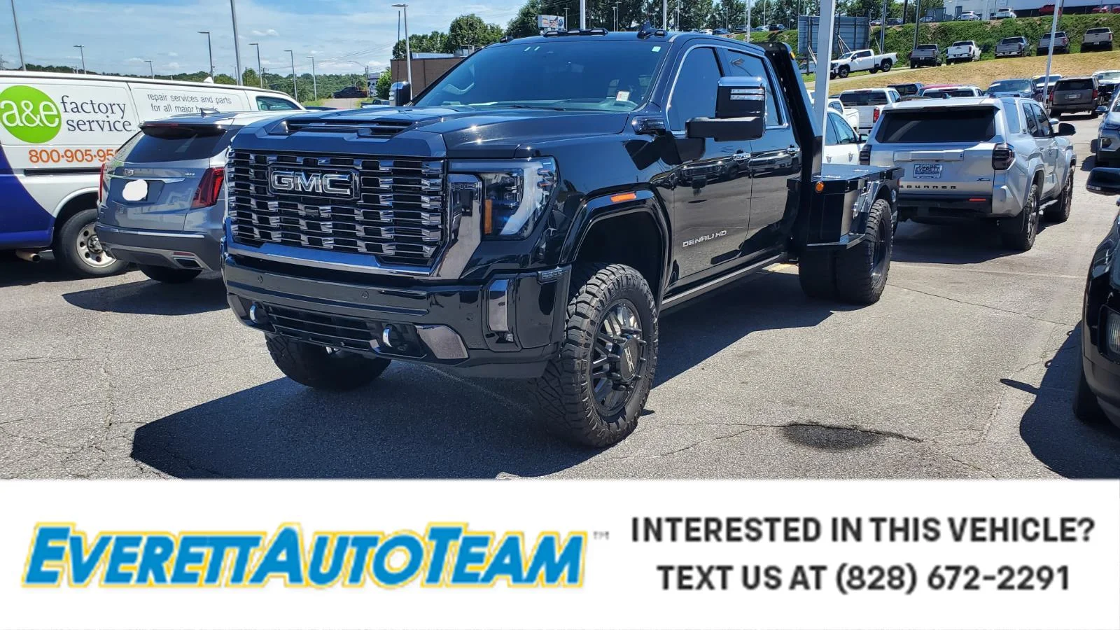 Used 2024 Onyx Black GMC Denali Ultimate image 1