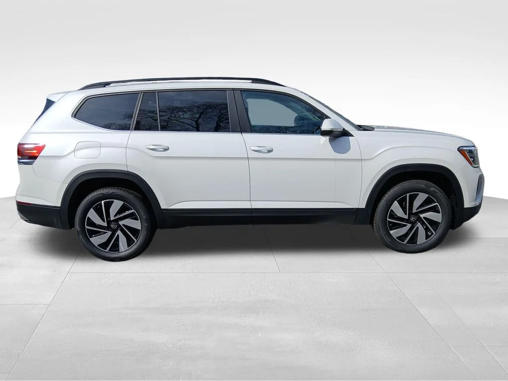 New 2026 White Volkswagen SE w/Technology image 6